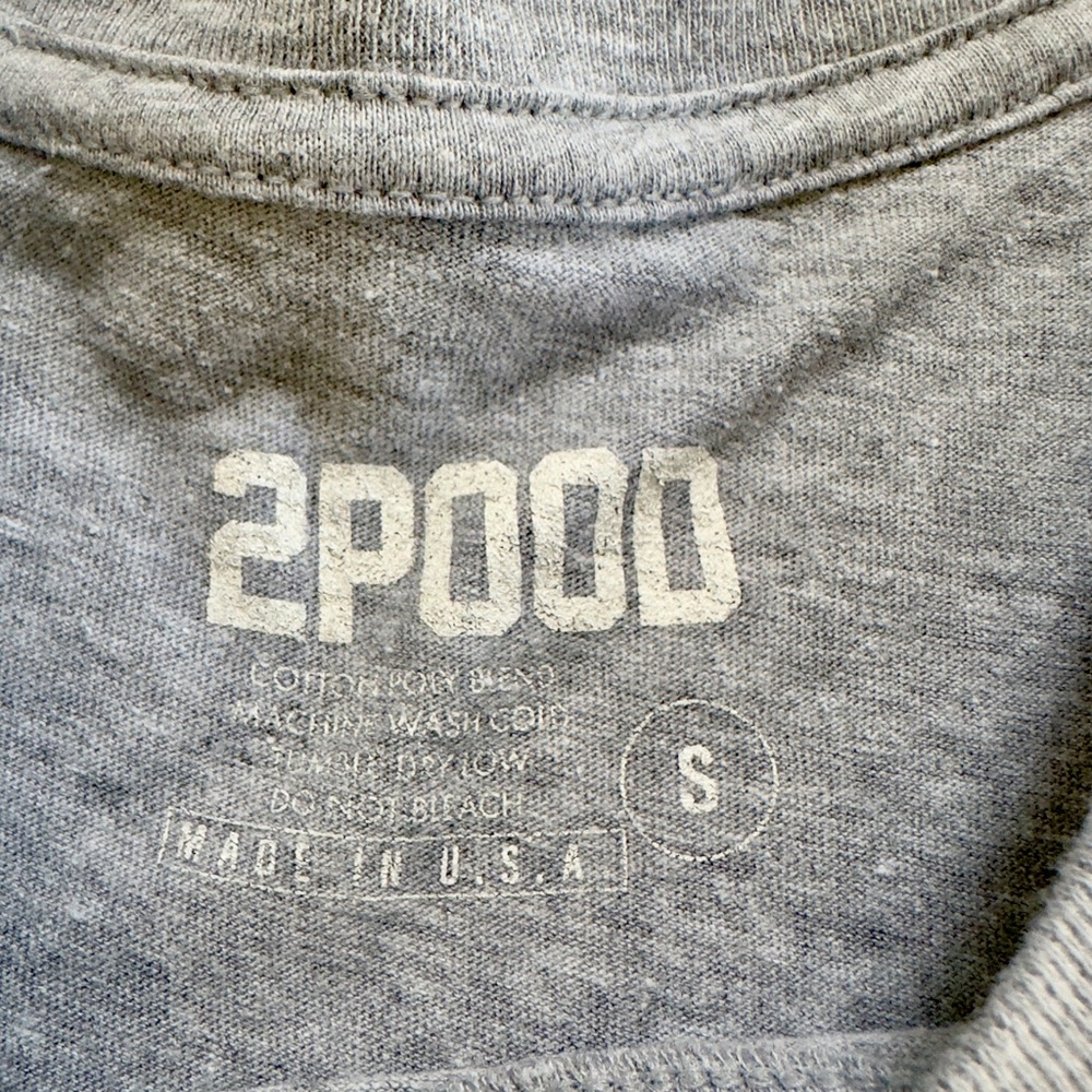 2Pood Gray ‘WORK’ Crop Muscle Tee - Picture 2 of 3